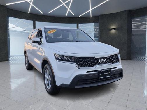 2022 Kia Sorento LX
