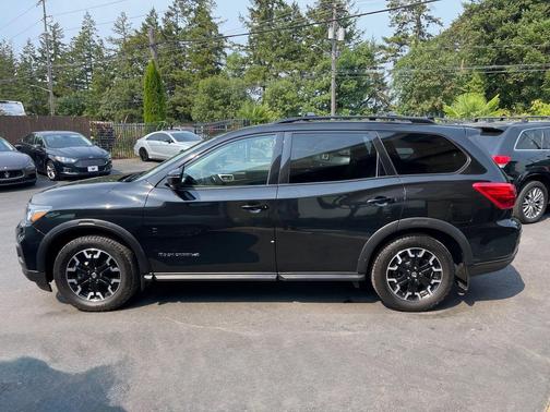 2019 Nissan Pathfinder SL