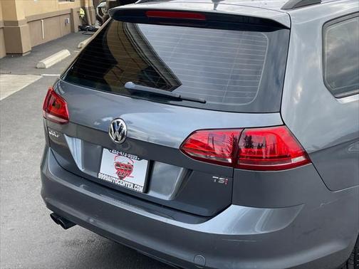 2016 Volkswagen Golf SportWagen TSI S 4-Door