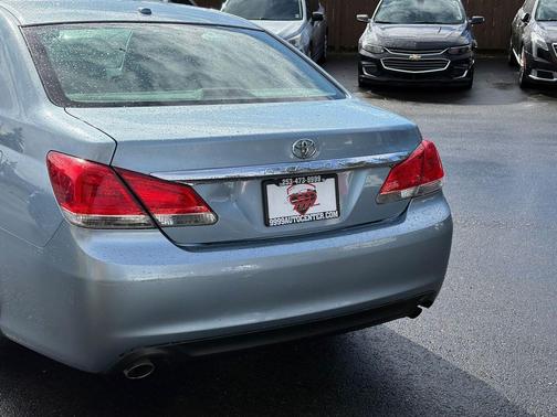 Zephyr Blue Metallic 2011 Toyota Avalon Limited
