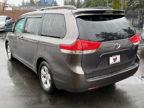2013 Toyota Sienna LE