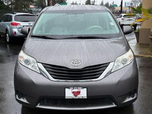 2013 Toyota Sienna LE