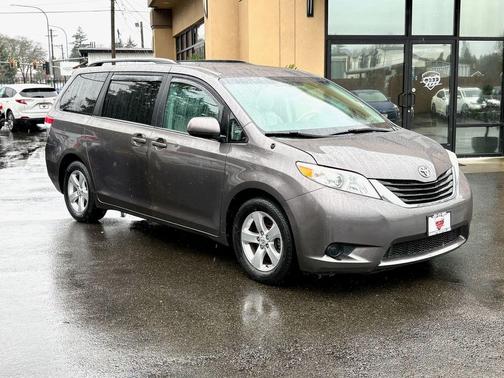 2013 Toyota Sienna LE