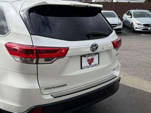 2017 Toyota Highlander Hybrid XLE