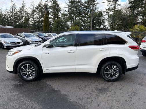 2017 Toyota Highlander Hybrid XLE