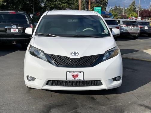 2011 Toyota Sienna LE
