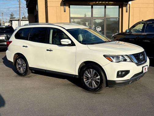 2018 Nissan Pathfinder SV