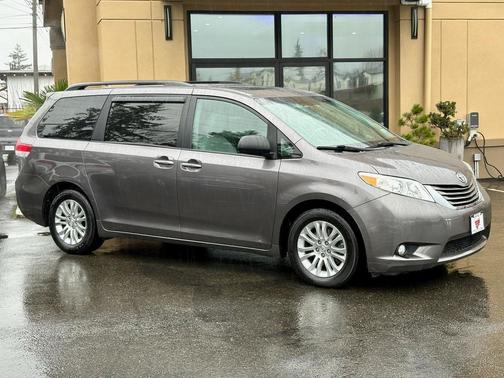 2011 Toyota Sienna XLE