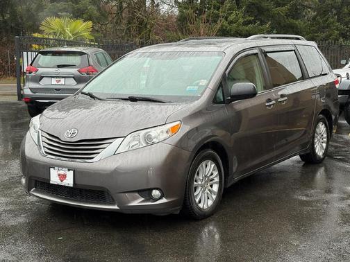 2011 Toyota Sienna XLE