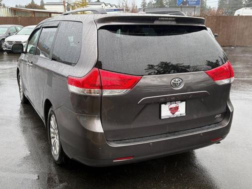2011 Toyota Sienna XLE