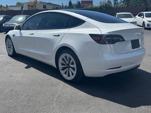 Pearl White Multi-Coat 2022 Tesla Model 3 Long Range