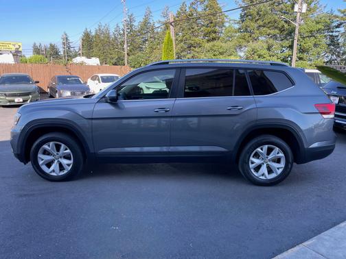 Platinum Gray Metallic 2018 Volkswagen Atlas 3.6L Launch Edition
