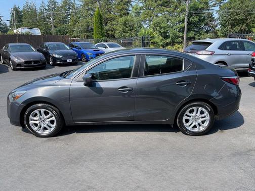 2017 Toyota Yaris iA Base