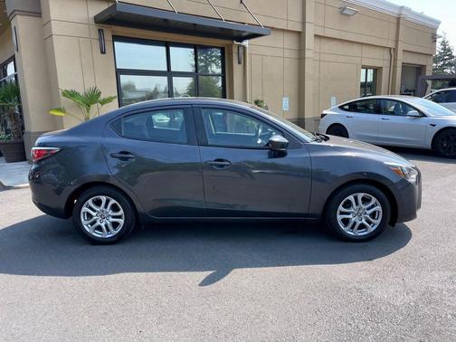 2017 Toyota Yaris iA Base