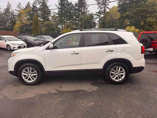 Snow White Pearl 2014 Kia Sorento LX
