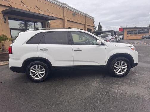Snow White Pearl 2014 Kia Sorento LX