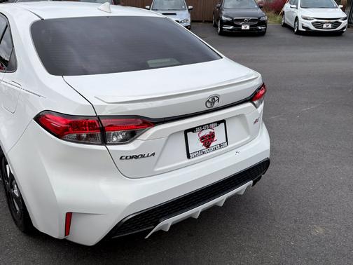Super White 2020 Toyota Corolla SE