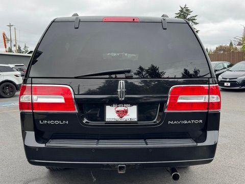 Black 2012 Lincoln Navigator Base