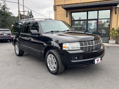 Black 2012 Lincoln Navigator Base