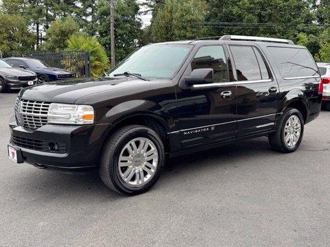 Tuxedo Black Metallic 2012 Lincoln Navigator Base