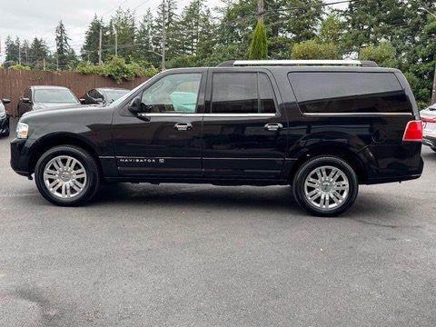 Tuxedo Black Metallic 2012 Lincoln Navigator Base