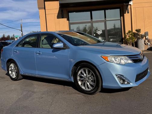 Clearwater Blue 2013 Toyota Camry SE
