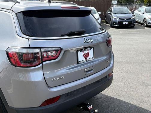 Billet Silver Metallic Clearcoat 2018 Jeep Compass Latitude