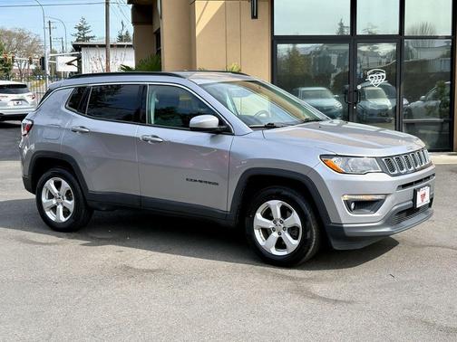Billet Silver Metallic Clearcoat 2018 Jeep Compass Latitude