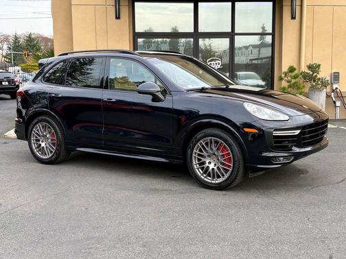 2016 Porsche Cayenne GTS