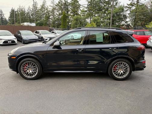 2016 Porsche Cayenne GTS