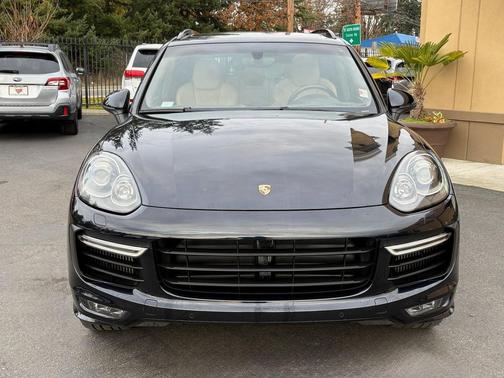 2016 Porsche Cayenne GTS