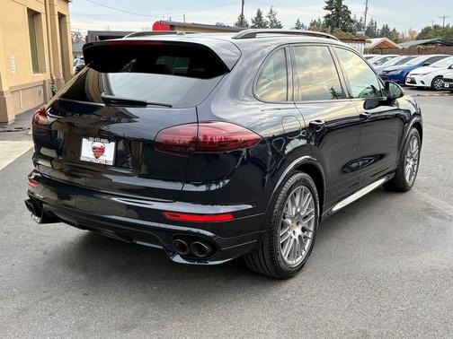 2016 Porsche Cayenne GTS