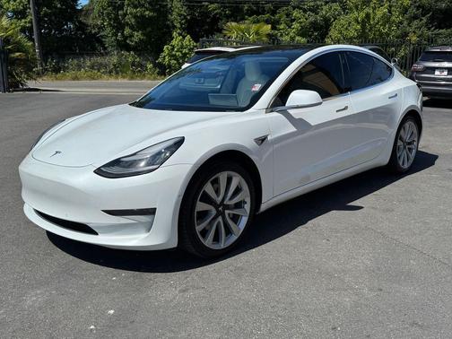 Pearl White Multi-Coat 2018 Tesla Model 3 Long Range