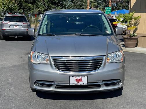 2016 Chrysler Town & Country Touring-L