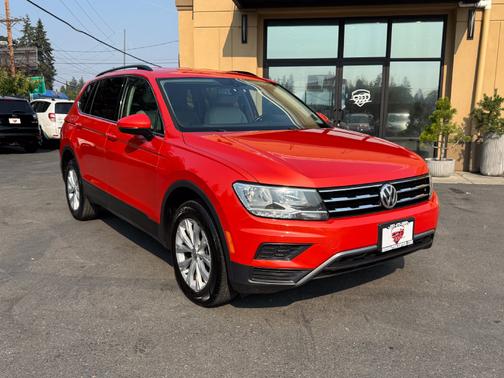 Habanero Orange Metallic 2019 Volkswagen Tiguan 2.0T SE