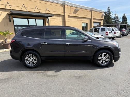 Tungsten Metallic 2017 Chevrolet Traverse 1LT