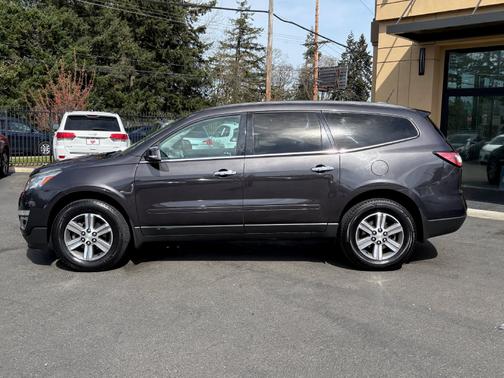 Tungsten Metallic 2017 Chevrolet Traverse 1LT