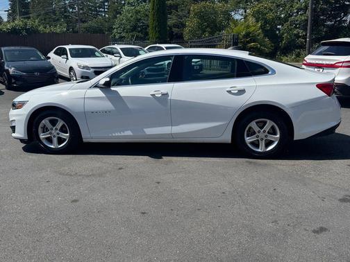 Summit White 2023 Chevrolet Malibu 1LS