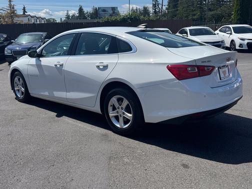 Summit White 2023 Chevrolet Malibu LS