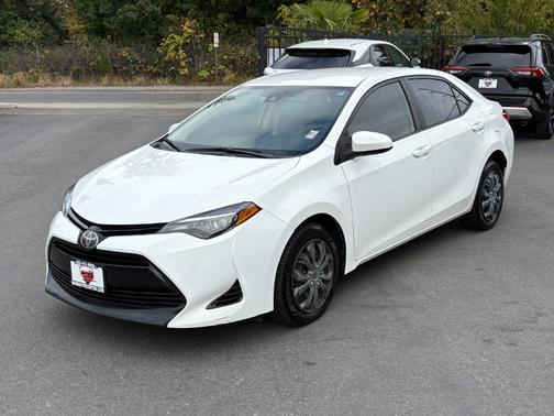 Super White 2017 Toyota Corolla LE