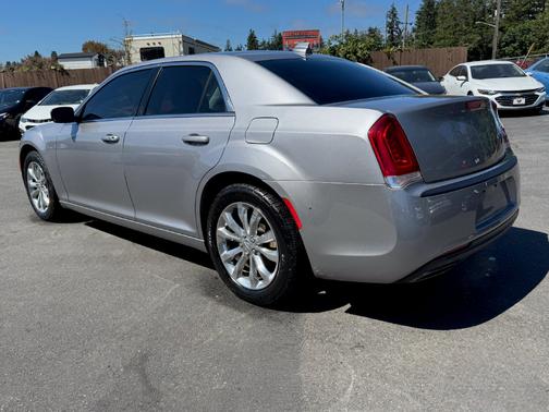 Billet Silver Metallic Clearcoat 2017 Chrysler 300 Limited