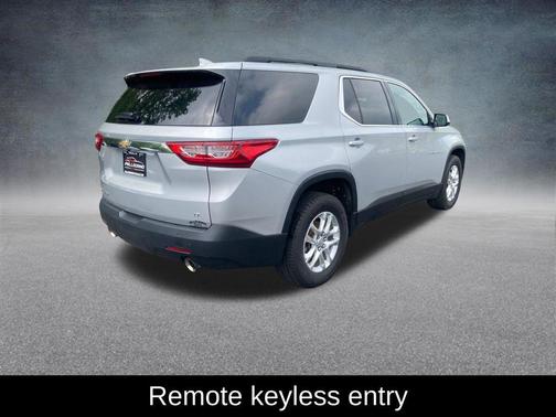Silver Ice Metallic 2019 Chevrolet Traverse LT Cloth