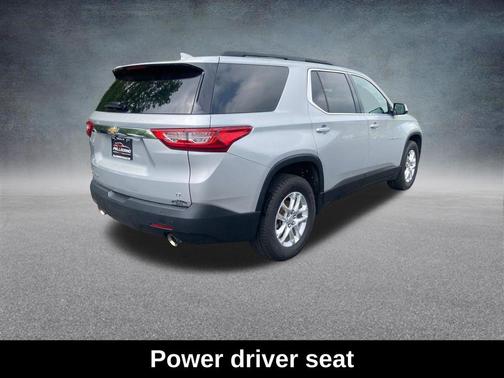 Silver Ice Metallic 2019 Chevrolet Traverse LT Cloth