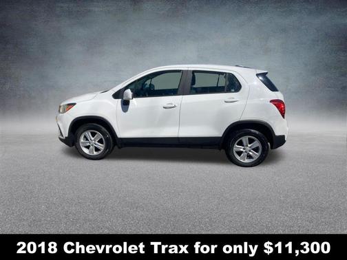 Summit White 2018 Chevrolet Trax LS