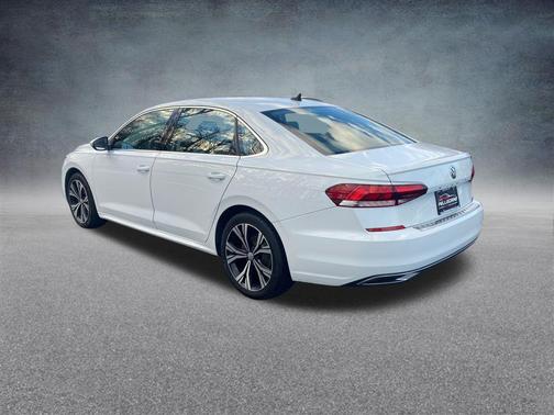2022 Volkswagen Passat 2.0T SE