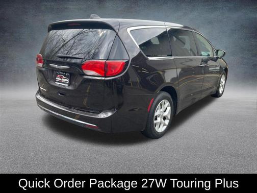 Dark Cordovan Pearlcoat 2017 Chrysler Pacifica Touring