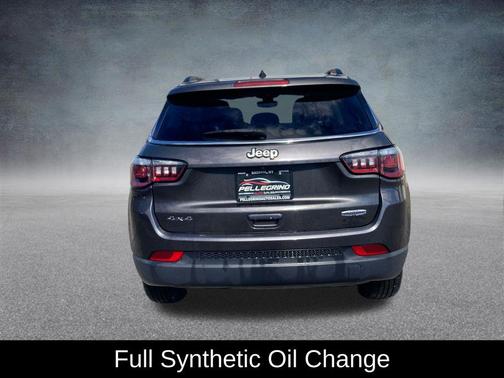 Granite Crystal Metallic Clearcoat 2018 Jeep Compass Latitude