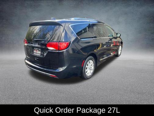 2018 Chrysler Pacifica Touring-L