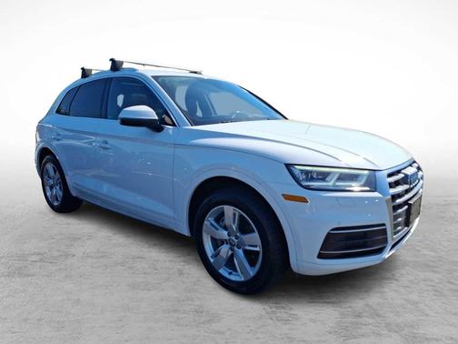 White 2019 Audi Q5 2.0T Premium Plus