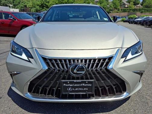 2025 Lexus ES 350 Base